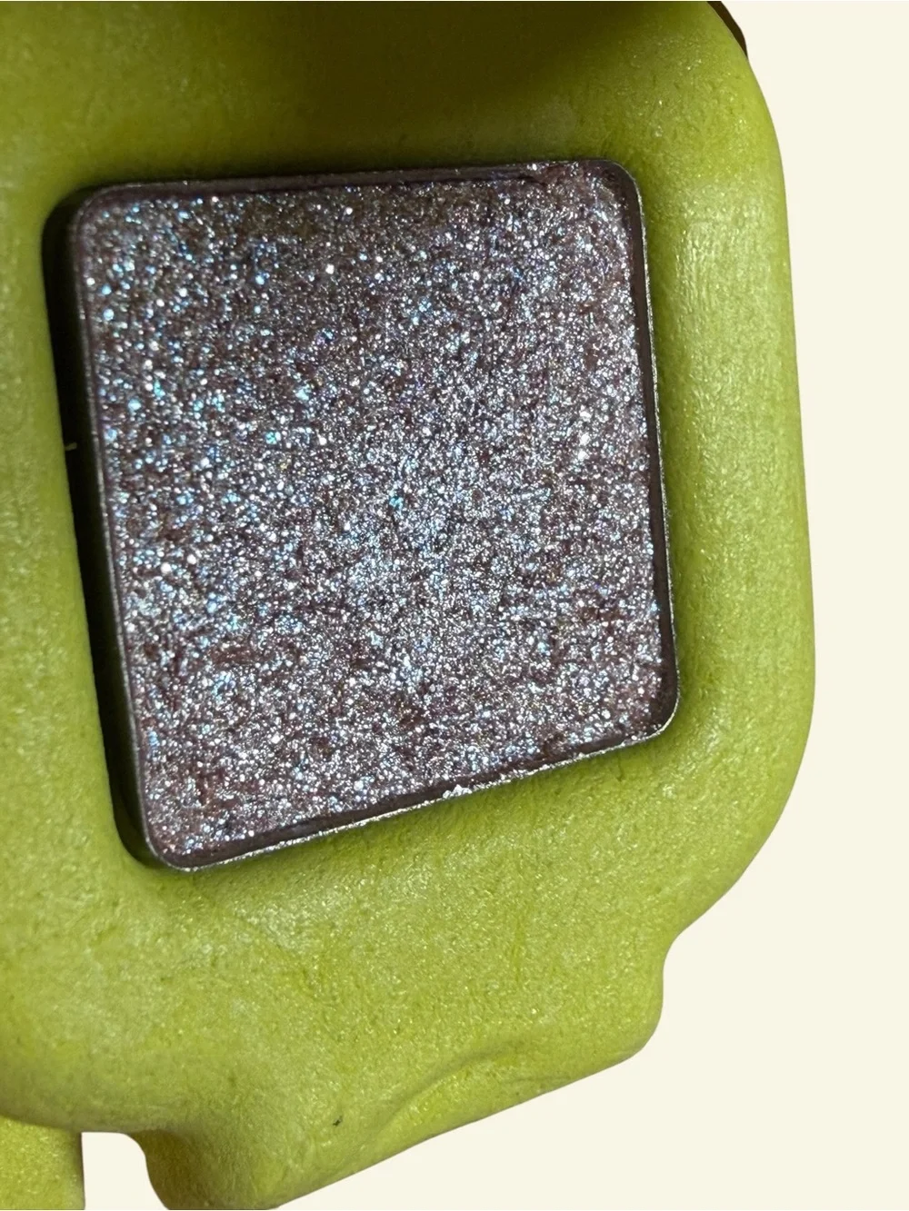 Half Magic Eyeshadow Singles in Sparkle Puff